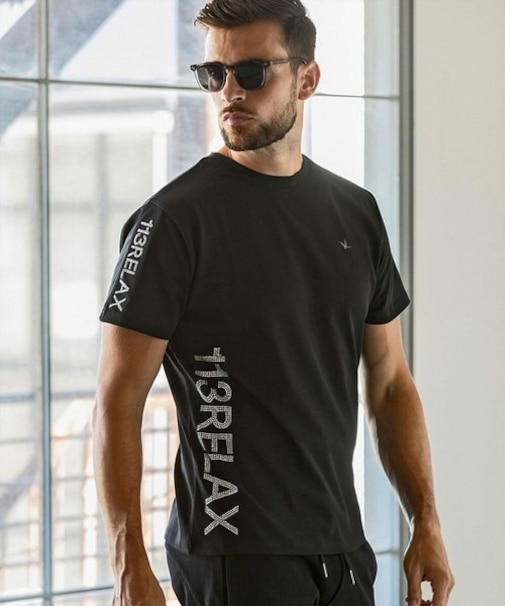 1PIU1UGUALE3 RELAX(ウノピゥウノウグァーレトレ リラックス)ラインストーンサイドロゴ半袖Tシャツ