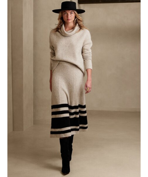 Newmar カウルネックセーター