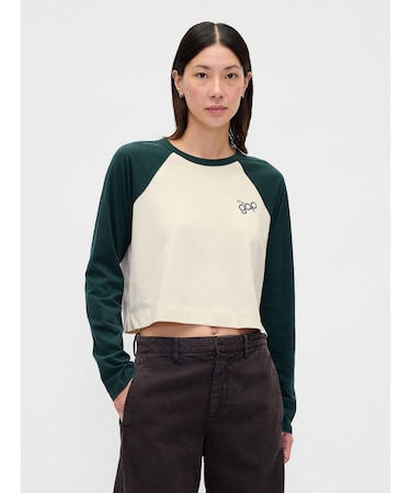 リラックスフィット ラグランスリーブクロップド GAPロゴTシャツ