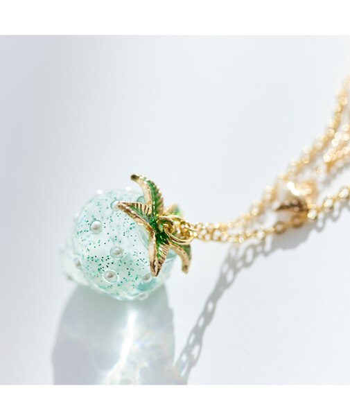 いちごとハートのネックレス