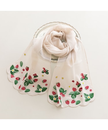 【再入荷】スカラップ刺繍いちご柄ストール