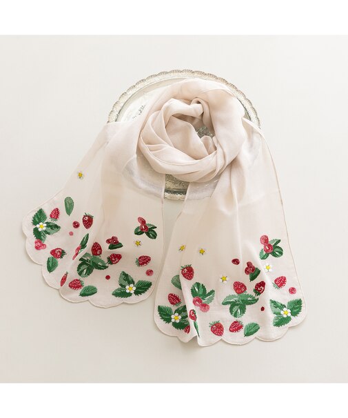 【再入荷】スカラップ刺繍いちご柄ストール