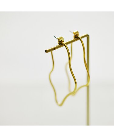 ランダムウェーブピアス