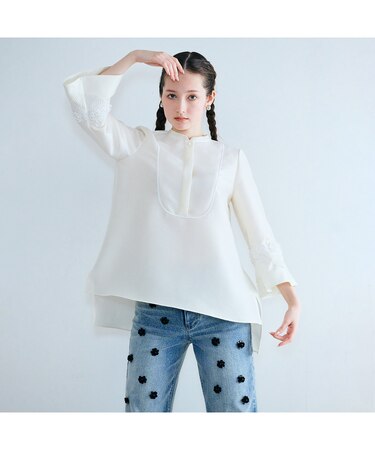 デコラティブスリーブハリ感ブラウス