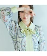 フラワーフレームプリントブラウス