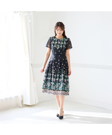 オーガンジー吹上刺繍ワンピース