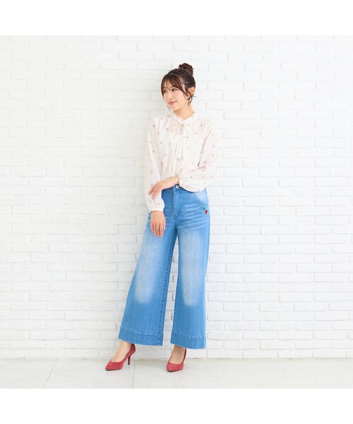 ローズティアラ　デニム ワンポイント刺繍ワイドデニムパンツ｜ローズティアラの通販｜&mall