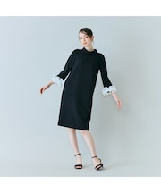 プリーツフラワー付きワンピース