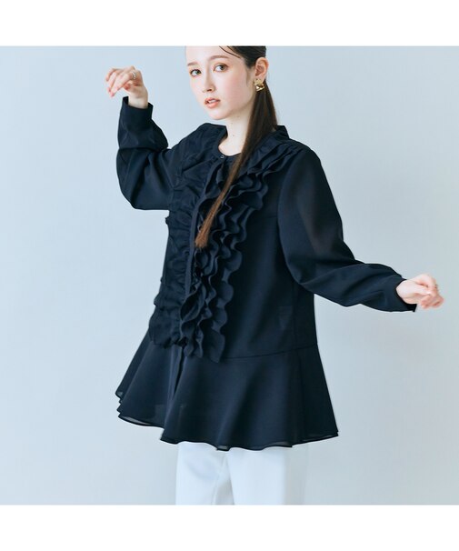 たっぷりフリルブラウス