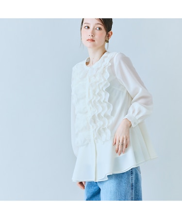 たっぷりフリルブラウス