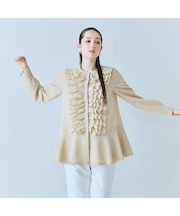 たっぷりフリルブラウス