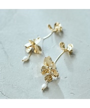 メタルフラワースイングピアス