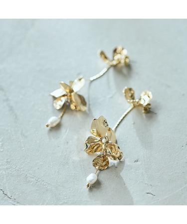 メタルフラワースイングピアス