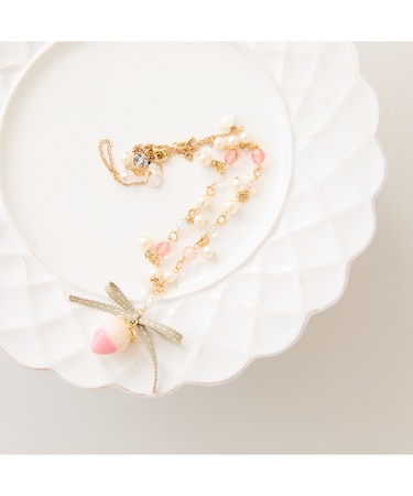 チョコがけいちごのネックレス