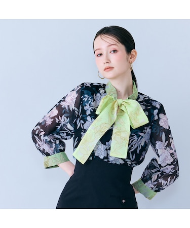 フラワーパネルプリントブラウス