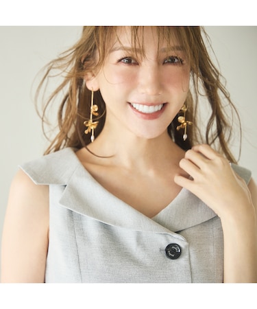 【モデル美香×Audie a Muses】ラップ風デザインワンピース