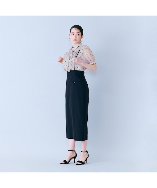 ショルダーストラップ付きタイトスカート