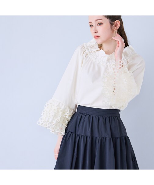 刺繍スリーブフレアブラウス