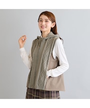 ケーブル編みニットドッキングベスト