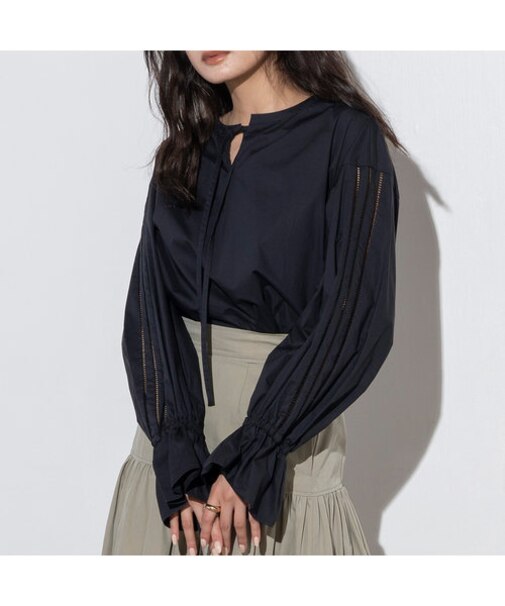 ハシゴレースボリュームブラウス