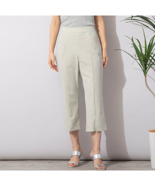 前裾スリット・フレアシルエットパンツ