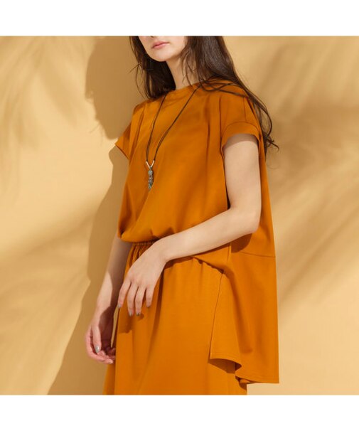 接触冷感・後ろ切り替え・フリルカットソー