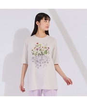 フラワープリント×刺繍Tシャツ