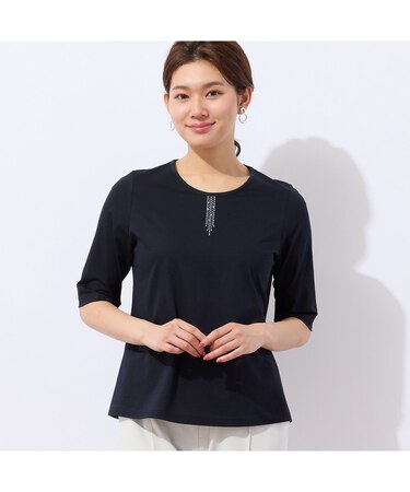 【洗える・日本製・S~LLサイズ】襟ぐり刺繍 綿レーヨンTシャツ