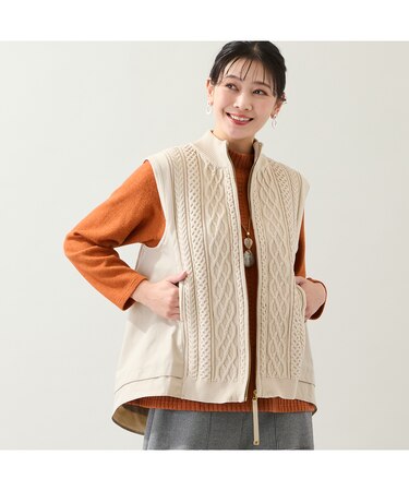 ケーブルニット×タフタベスト