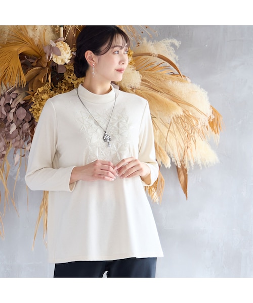 洗える・日本製・3L/4Lサイズあり】トライアングル刺繍カットソー