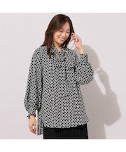【手洗いOK】幾何柄・リボンタイ・ギャザーブラウス