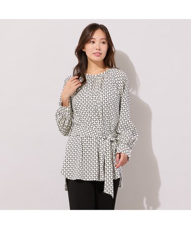 【手洗いOK】幾何柄・リボンタイ・ギャザーブラウス