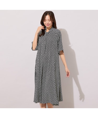 【手洗いOK】幾何柄フロントタックドレス