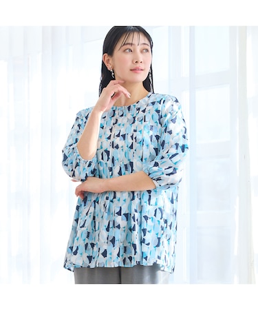 【洗える・L～3Lサイズ】幾何柄パフスリーブブラウス