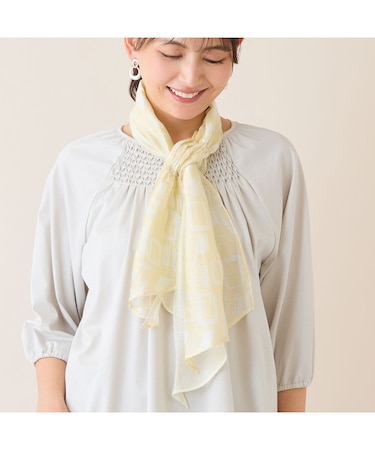 レーヨンシルク　スクエア柄ストール