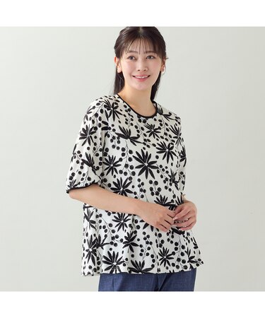【EC＆一部店舗限定・洗える・L～4Lサイズ】花と木の実柄カットソー
