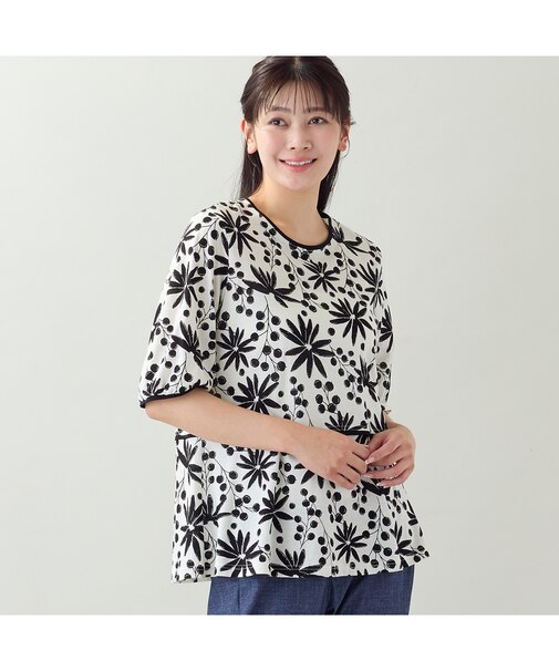 【EC＆一部店舗限定・洗える・L～4Lサイズ】花と木の実柄カットソー
