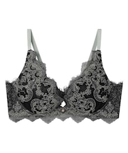 脇スッキリタイプ　グラマラス＆リッチな谷間をメイク【グラマリッチ（Ｇｌａｍａ－Ｒｉｃｈ）】