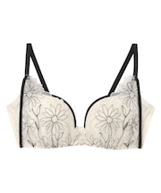 【ＢＲＡＧＥＮＩＣ　ぴたっとフィットｔｙｐｅ】ノンワイヤーブラ