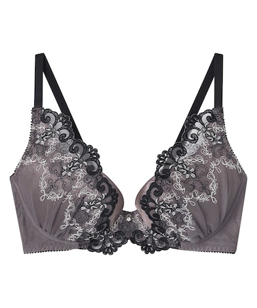 自然なまるみバストをメイク