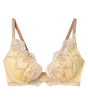 自然なまるみバストをメイク