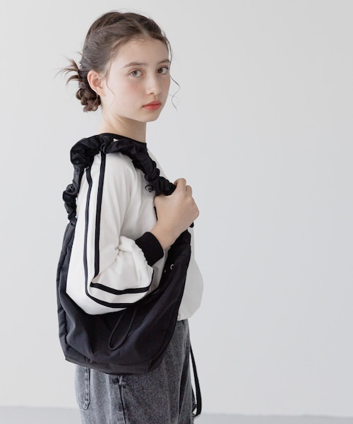 ♡専用♡ハンドメイドパッチワークスマホショルダー・シュシュ⸜(*´ᗜ｀*)⸝ ♡専用♡ハンドメイドパッチワークスマホショルダー・シュシュ