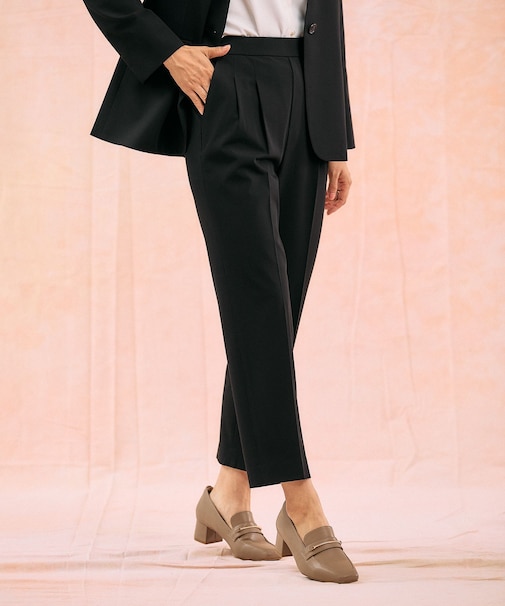 ウツクシルエットテーパードパンツ/581006