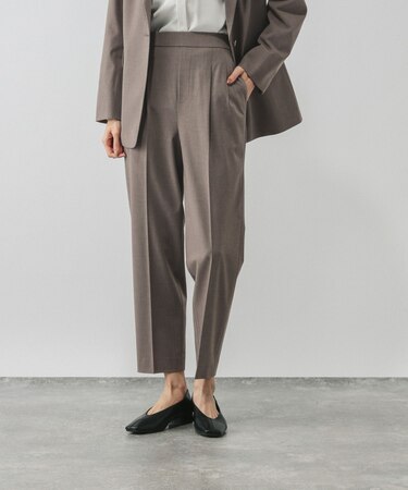 ウツクシルエットテーパードパンツ/581006