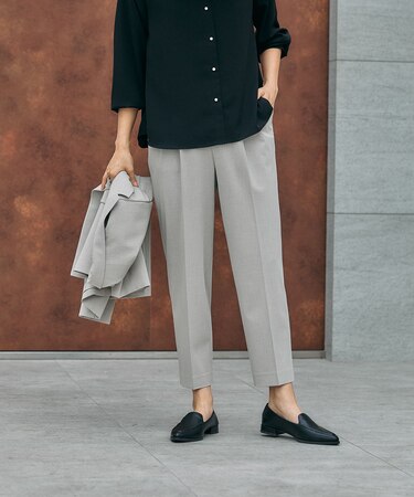 ウツクシルエットテーパードパンツ/581006