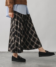 ひざ丈スカート