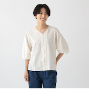 刺繍Ｖネックブラウス