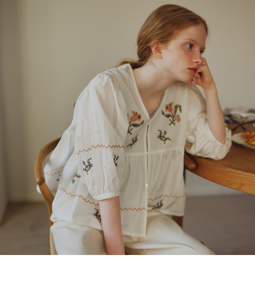刺繍Vネックブラウス/MAISON SAJOU｜アフタヌーンティー
