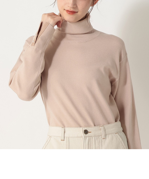 タートルネックプルオーバー