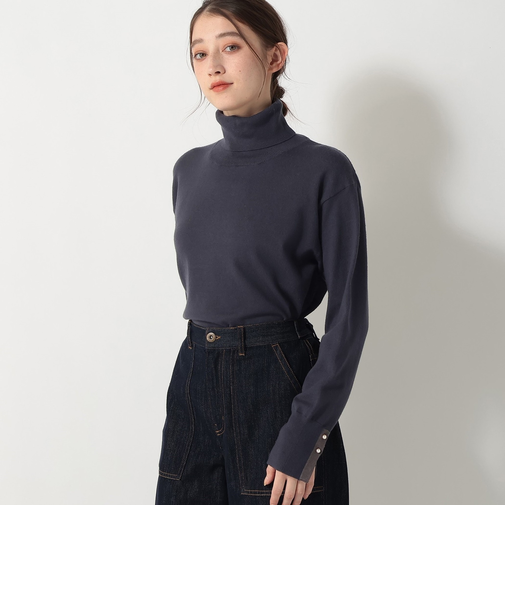 タートルネックプルオーバー